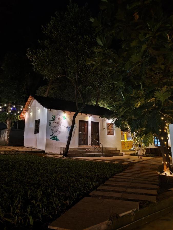 The Funky Monkey Hostel Анджуна Екстериор снимка
