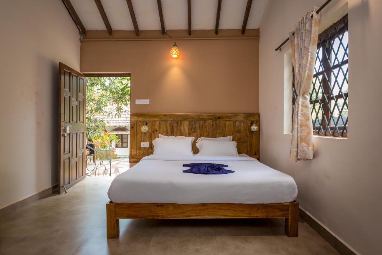 The Funky Monkey Hostel Анджуна Екстериор снимка